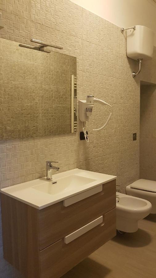Double Room Private External Bathroom,744629125:JPEG